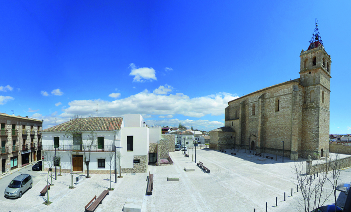  New Cerrillo square and socio-cultural facilities