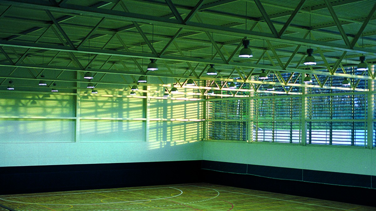  Sports pavilion and indoor swimming pool in Boiro