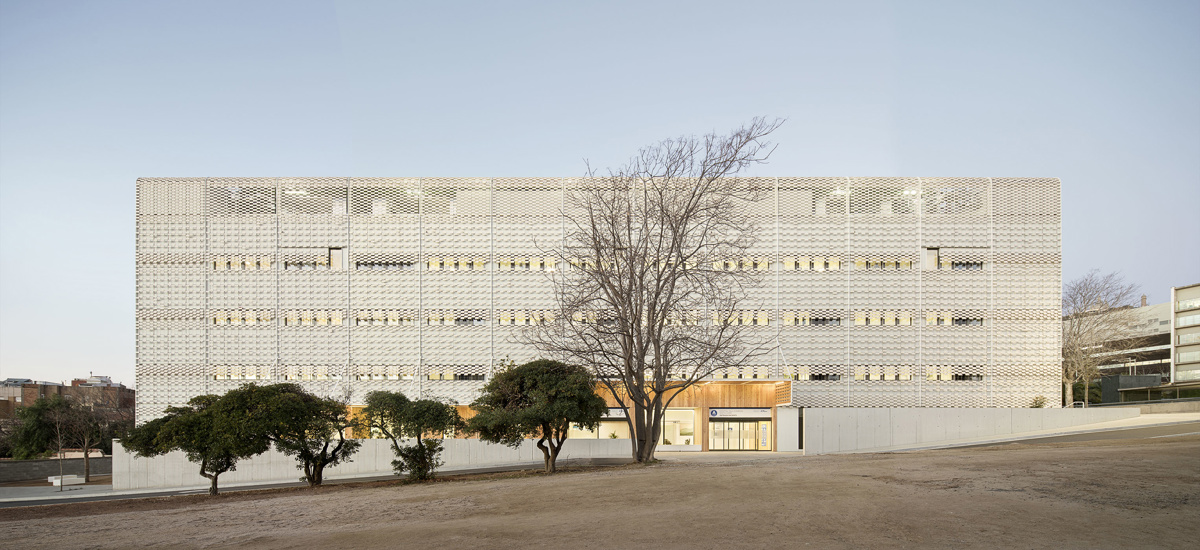  Edificio hospitalario polivalente en el Parc Sanitari pere Virgili / Hospital Vall D'Hebron
