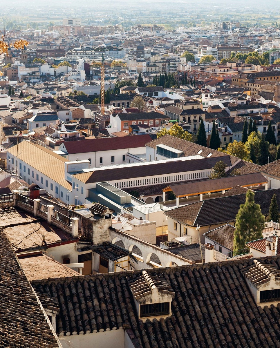  Escuela de Arquitectura en el antiguo Hospital Militar en Granada