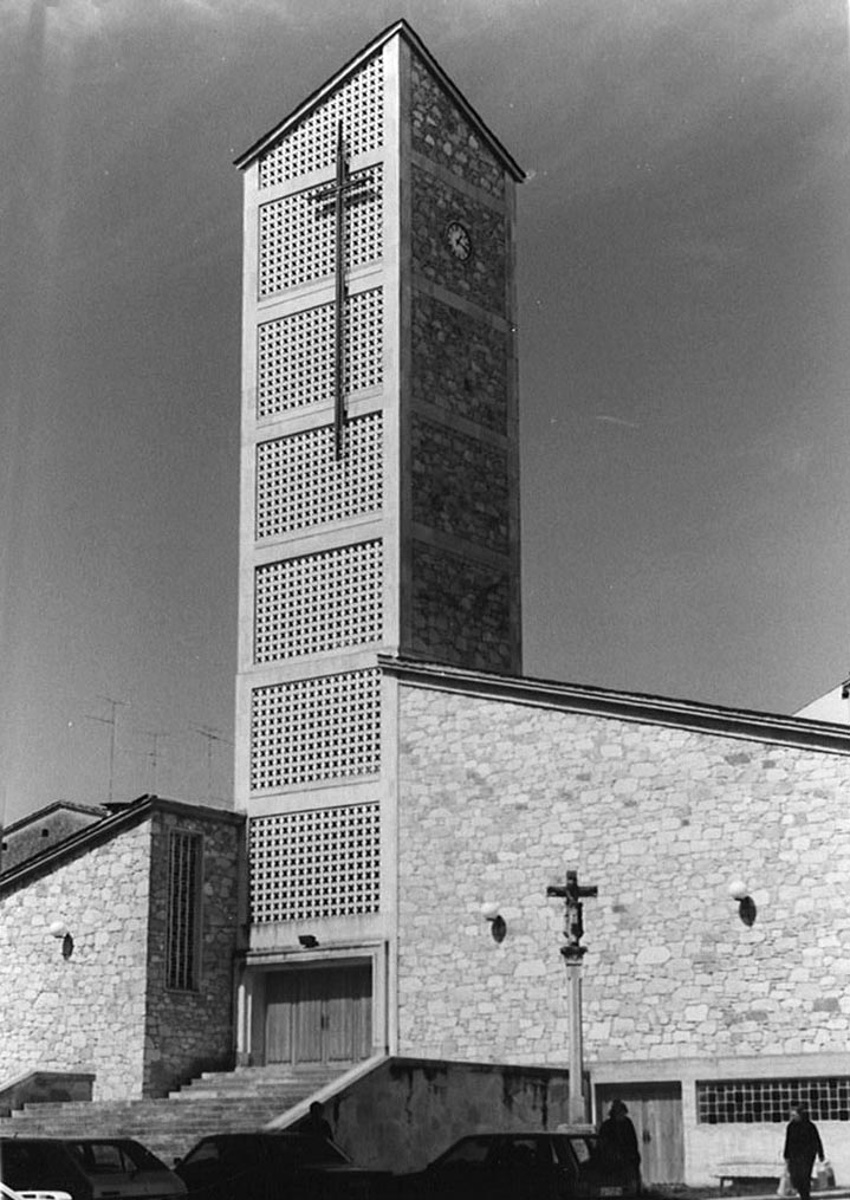  Iglesia parroquial de Santa Marina