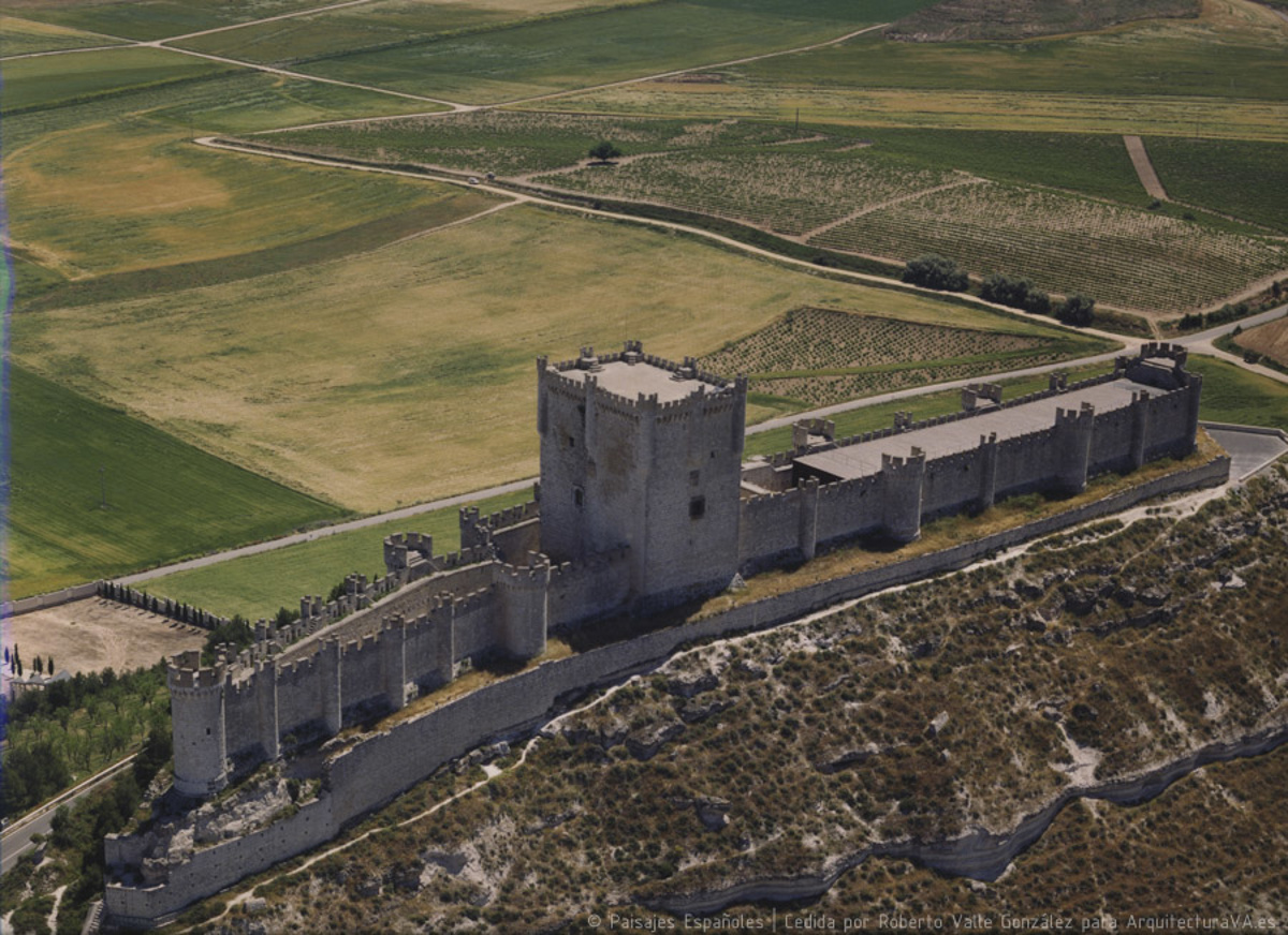  Reestructuración del castillo de Peñafiel y su adaptación a Museo del Vino