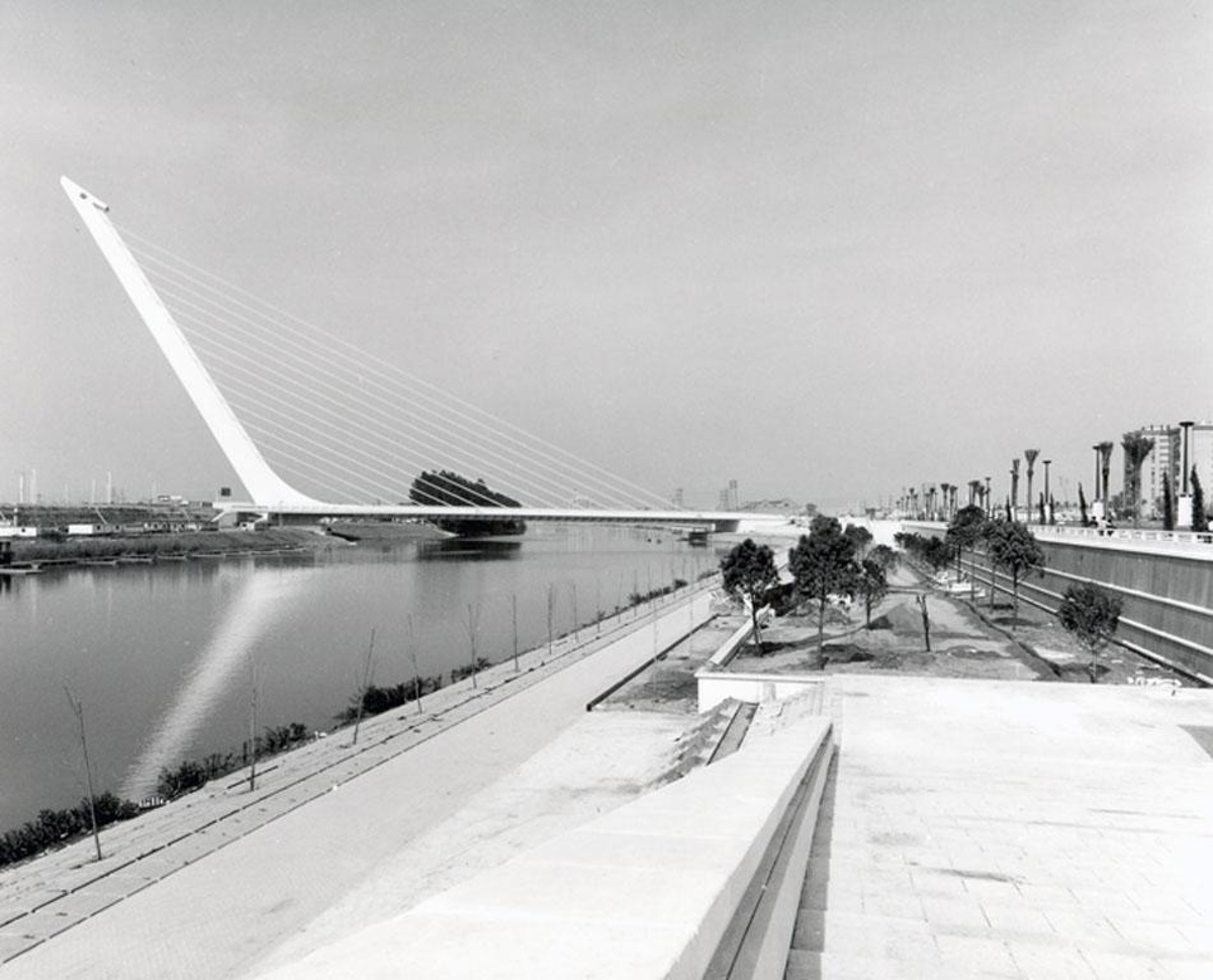  Alamillo Bridge and La Cartuja viaduct