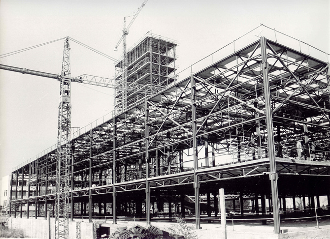 The National Museum of Contemporary Art (now the Museum of Costume) under construction.