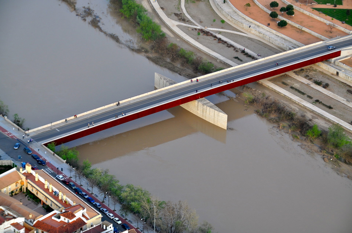  Puente de Miraflores sobre el Guadalquivir