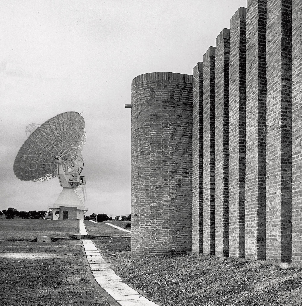  Central de comunicaciones vía satélite de Telefónica (Estación Comunicaciones por satélite de la CTNE)