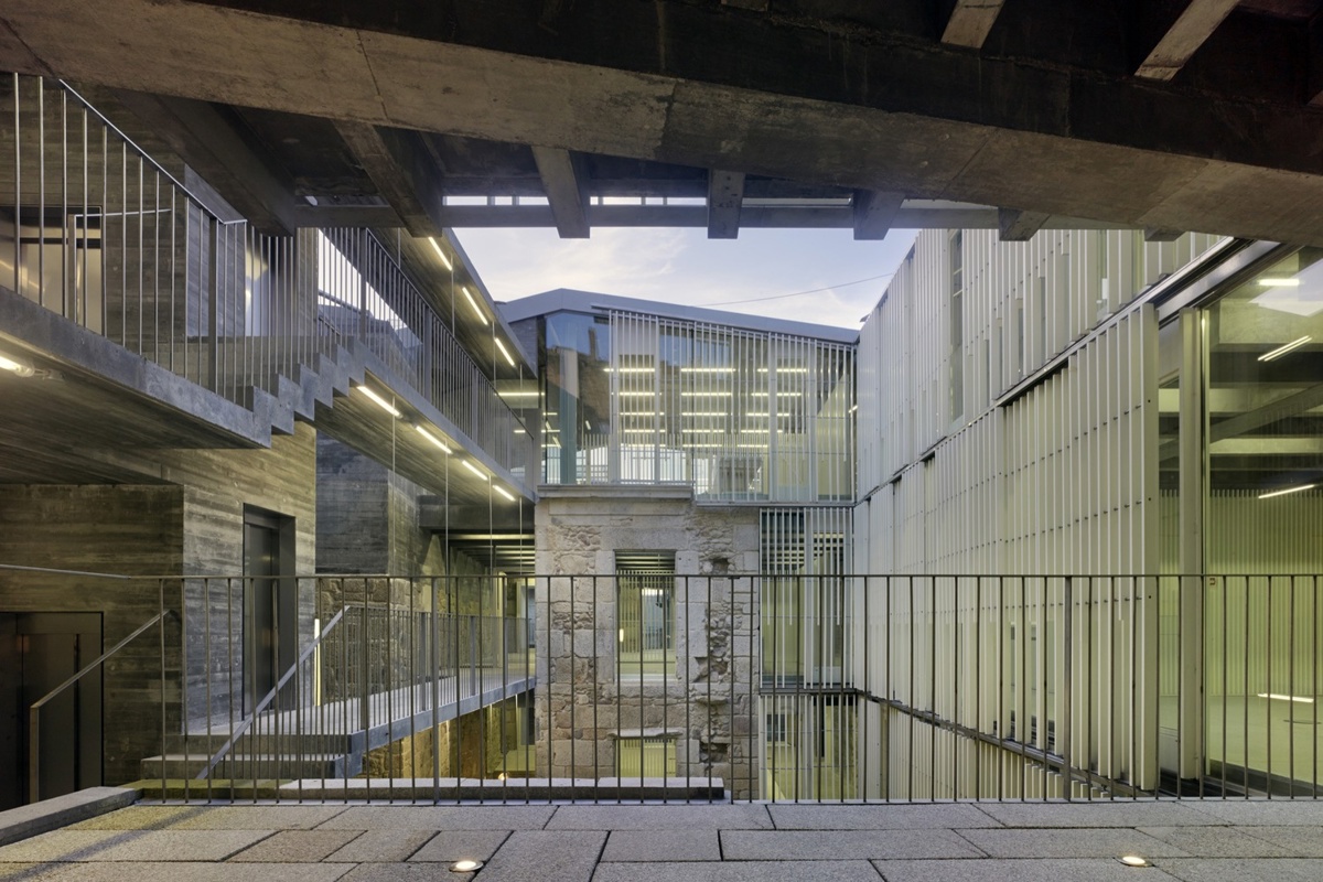  Rehabilitación de cuatro edificios para la sede de los Registros de la Propiedad en Vigo